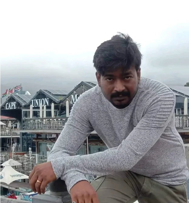 কৃষ্ণেন্দু  চক্রবর্ত্তী ৬